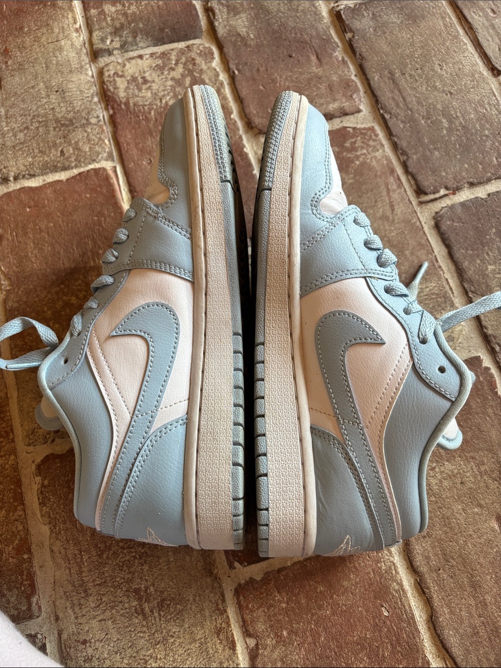 Nike AIR JORDAN 1 LOW Women’s in "Ice Blue" - Picture 9 of 11
